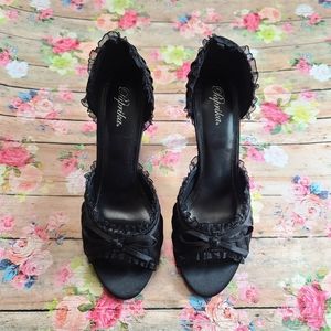 Black Ruffle Heel 👠